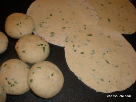  dough balls and rolled phulka 